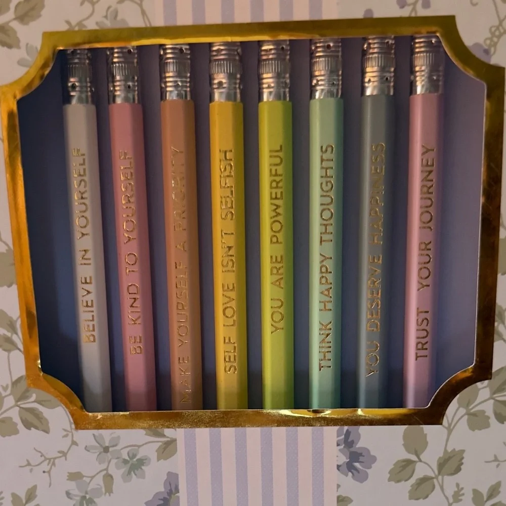 Laura Ashley‎ Floral Pencil Set with Pastel Hues